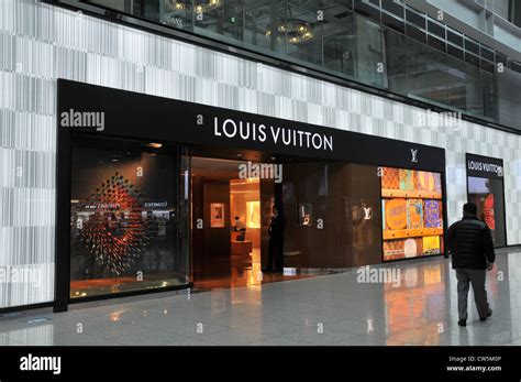 louis vuitton duty free shop.